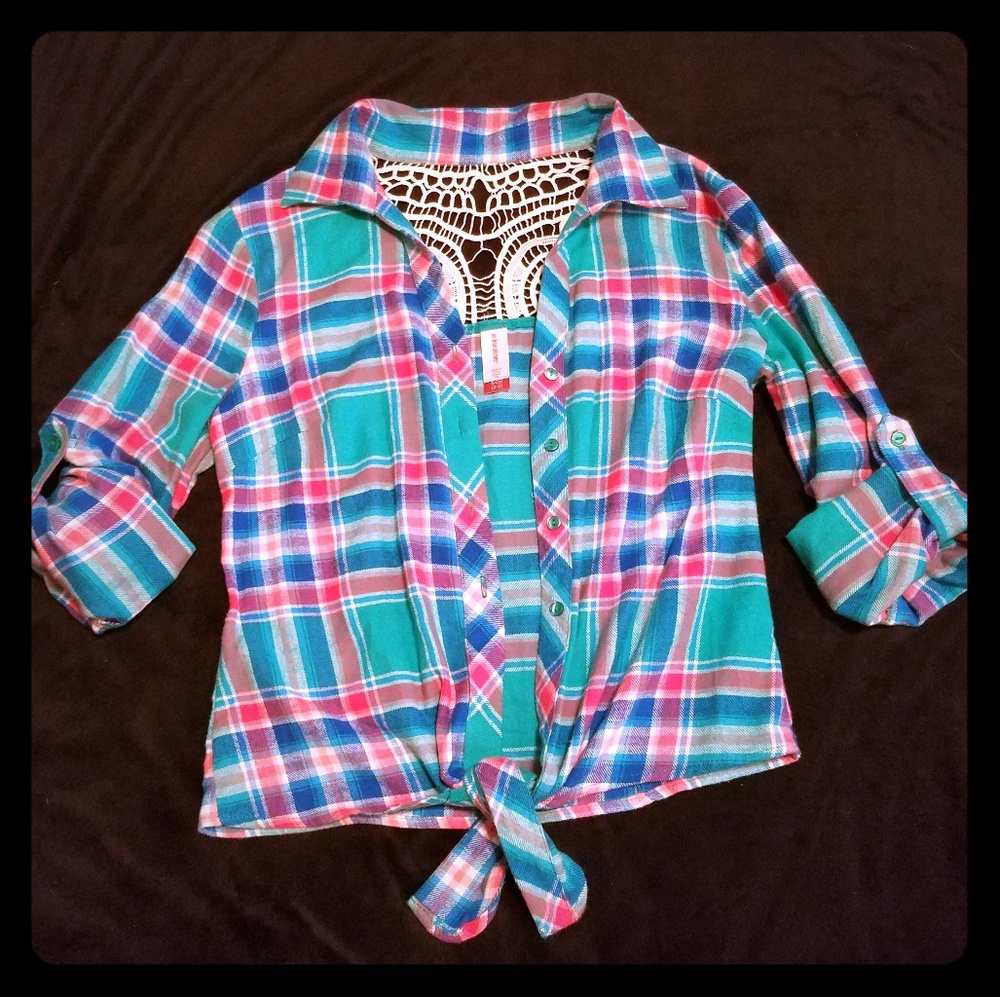 No Boundaries button up